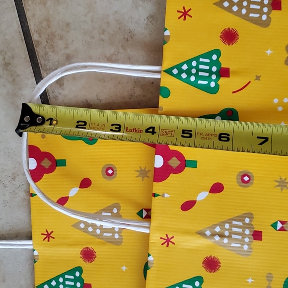 (5) L'Occitane paper shopping bags - Picture 4 of 6